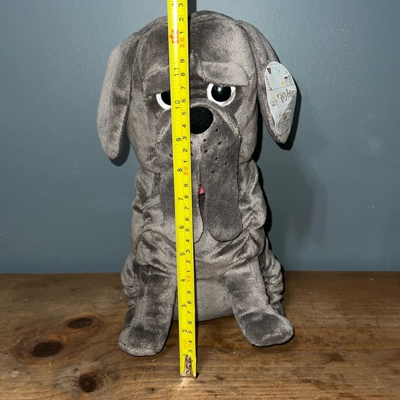 Wizarding World of Harry Potter Hagrid’s dog 13” tall Fang bloody coward dog NWT - Picture 7 of 13